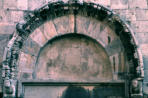 L'arco a tutto tondo sul portale sud (foto Tota)