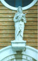 Paricolare della statua della Madonna col bambino (foto Tota)