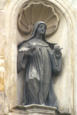 Nell'ordine superiore è presente, a sinistra, la nicchia con la statua di Santa Monica (foto Tota)
