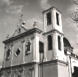 L'ordine superiore della chiesa con Il campanile, a sezione quadrangolare (foto Biccari)