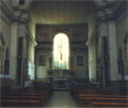 Interno della chiesa. Elevata a parrocchia col nome di Croce Santa il 1° maggio 1927, ebbe quale primo parroco Don Felice Canelli , morto all’età di 97 anni nel 1977 (foto *)