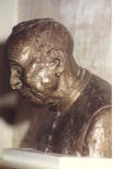 Il busto di don Felice Canelli, realizzato dal concittadino Matteo Germano (foto*) 