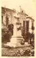 Il Busto marmoreo di Luigi Zuppetta inaugurato il 20 ottobre 1922 in Piazza Aurora.